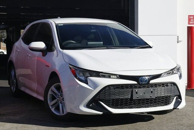 2020 Toyota Corolla Ascent Sport in White