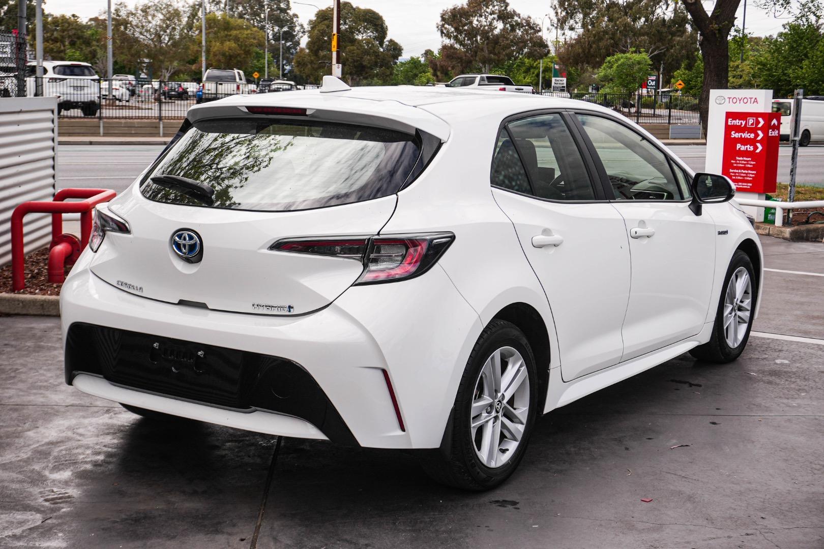 2021 Toyota Corolla Ascent Sport in White