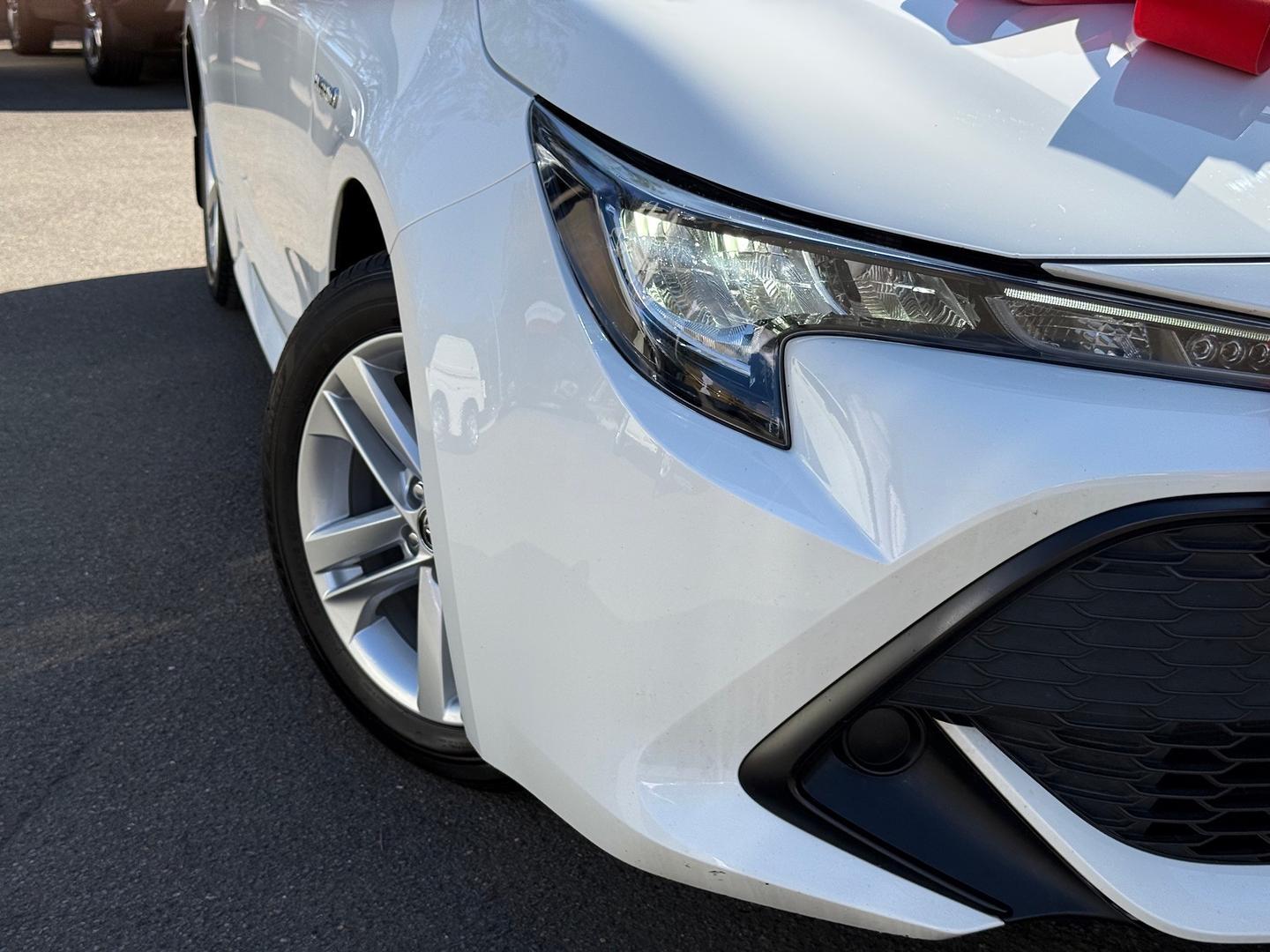 2021 Toyota Corolla Ascent Sport in White