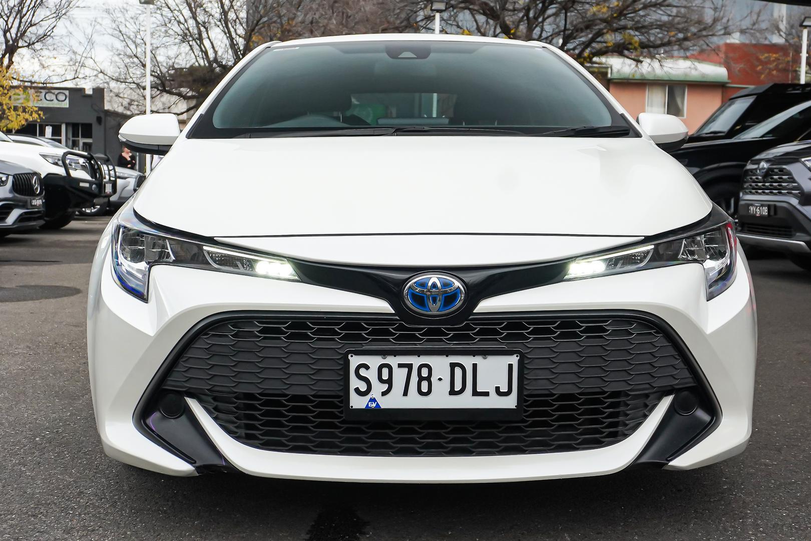 2019 Toyota Corolla Ascent Sport in White