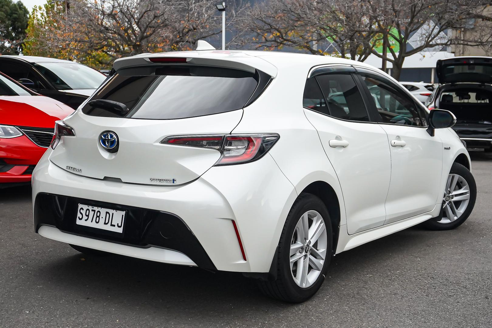 2019 Toyota Corolla Ascent Sport in White
