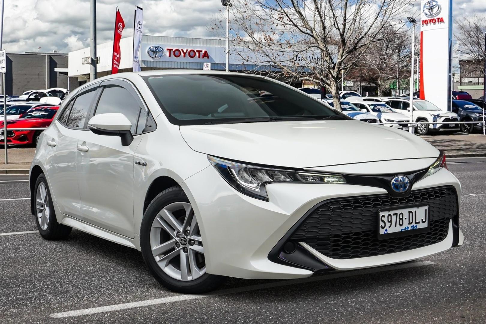 2019 Toyota Corolla Ascent Sport in White