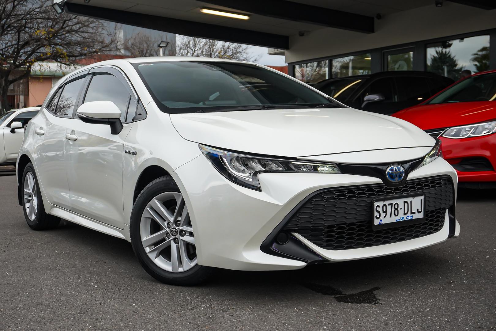 2019 Toyota Corolla Ascent Sport in White