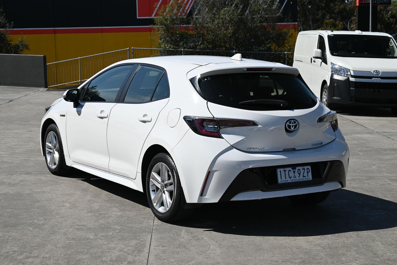 2020 Toyota Corolla Ascent Sport in White