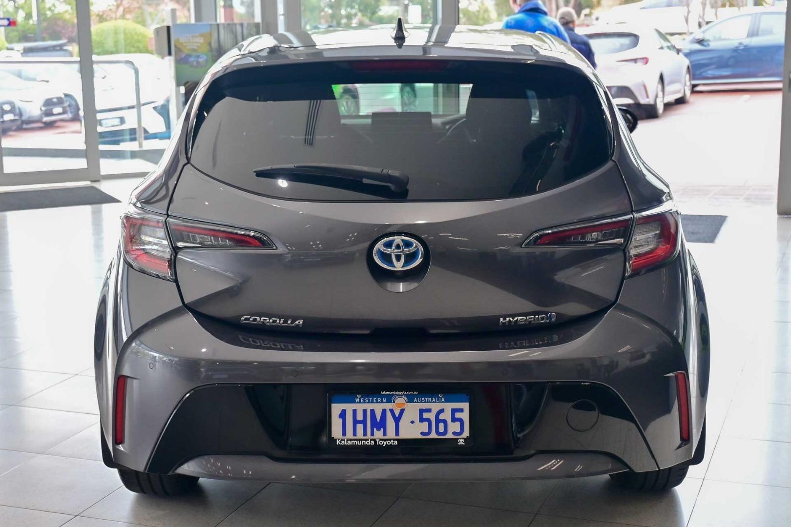 2021 Toyota Corolla SX in Silver