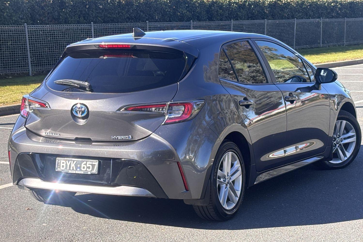 2022 Toyota Corolla SX in Silver