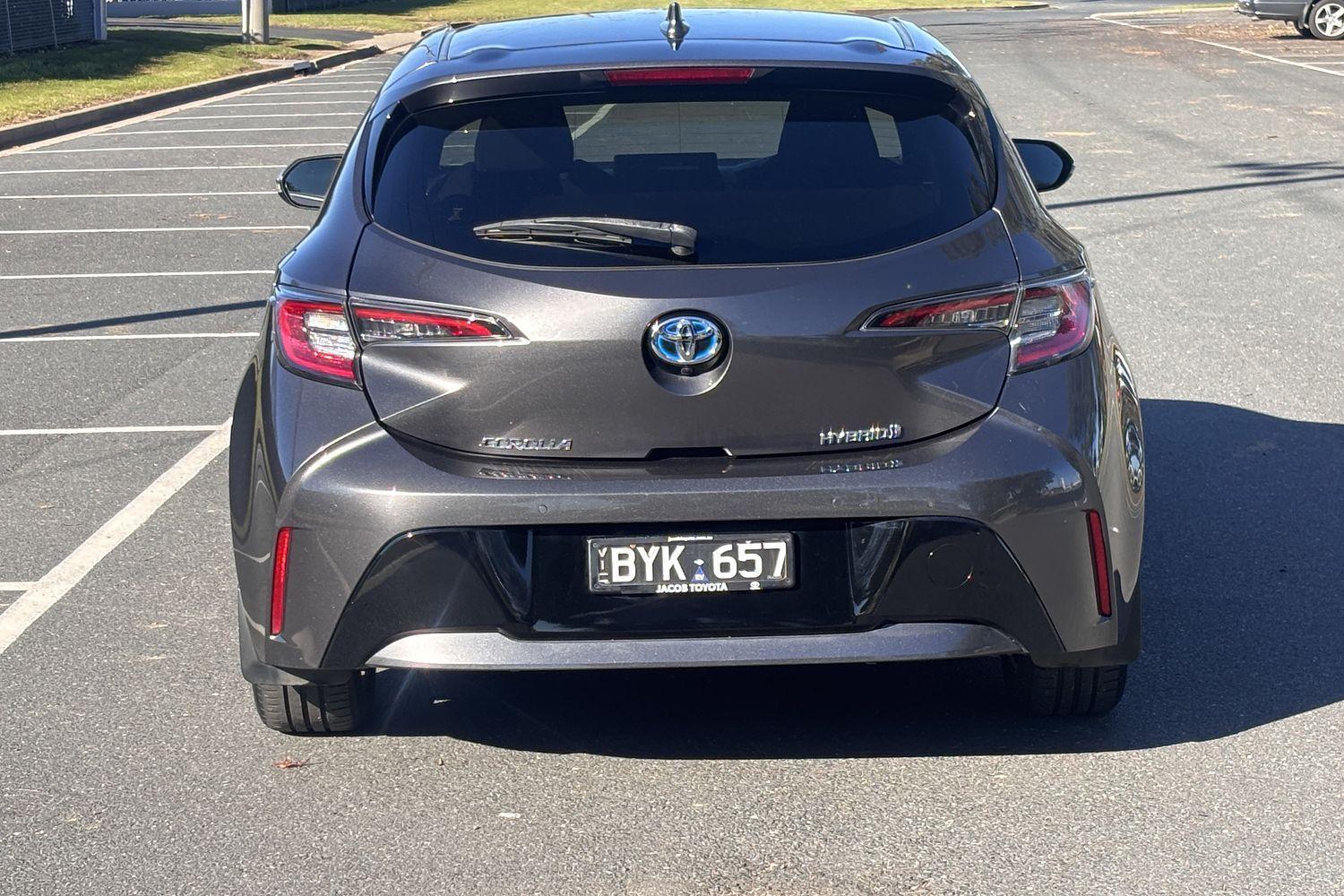 2022 Toyota Corolla SX in Silver