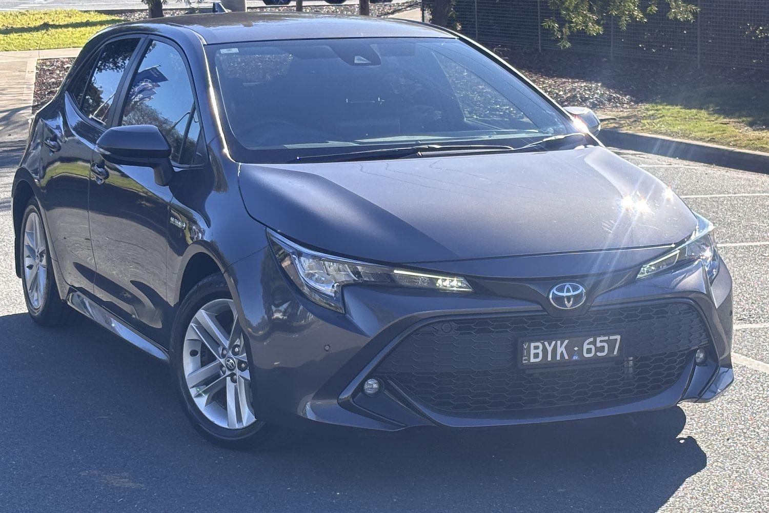 2022 Toyota Corolla SX in Silver