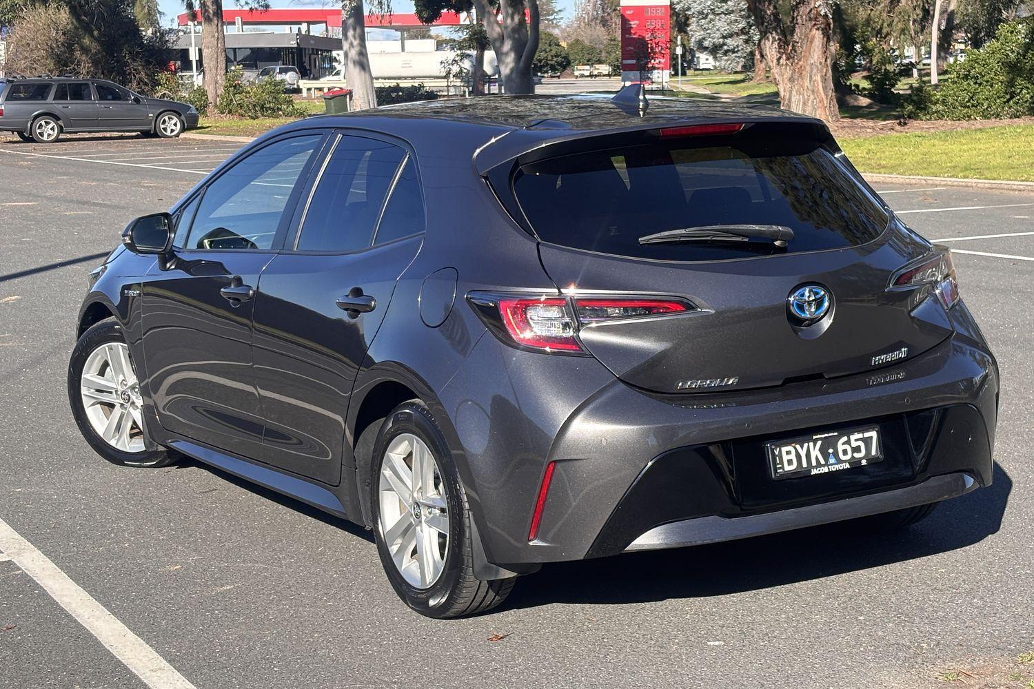 2022 Toyota Corolla SX in Silver