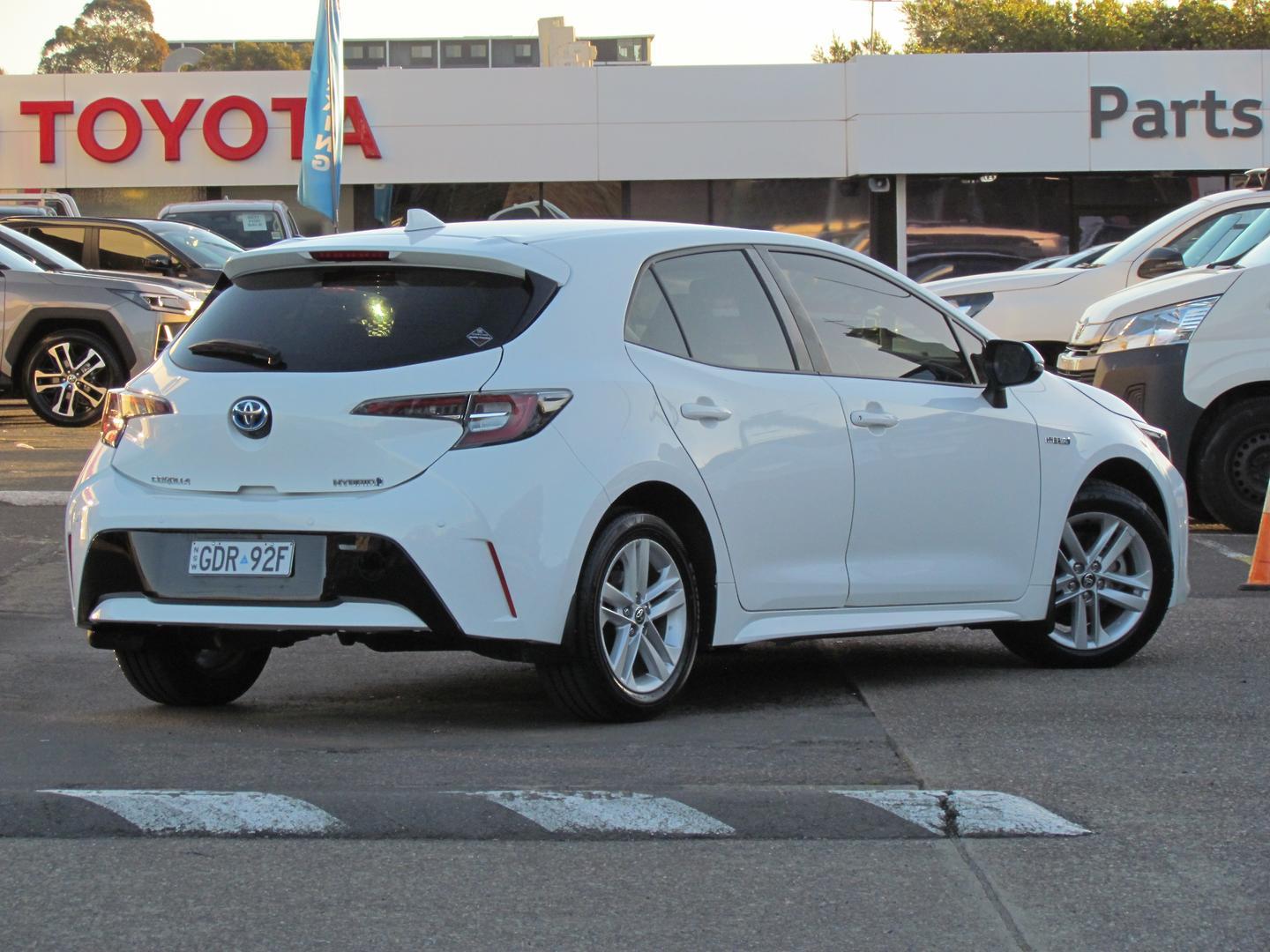2022 Toyota Corolla Ascent Sport in White