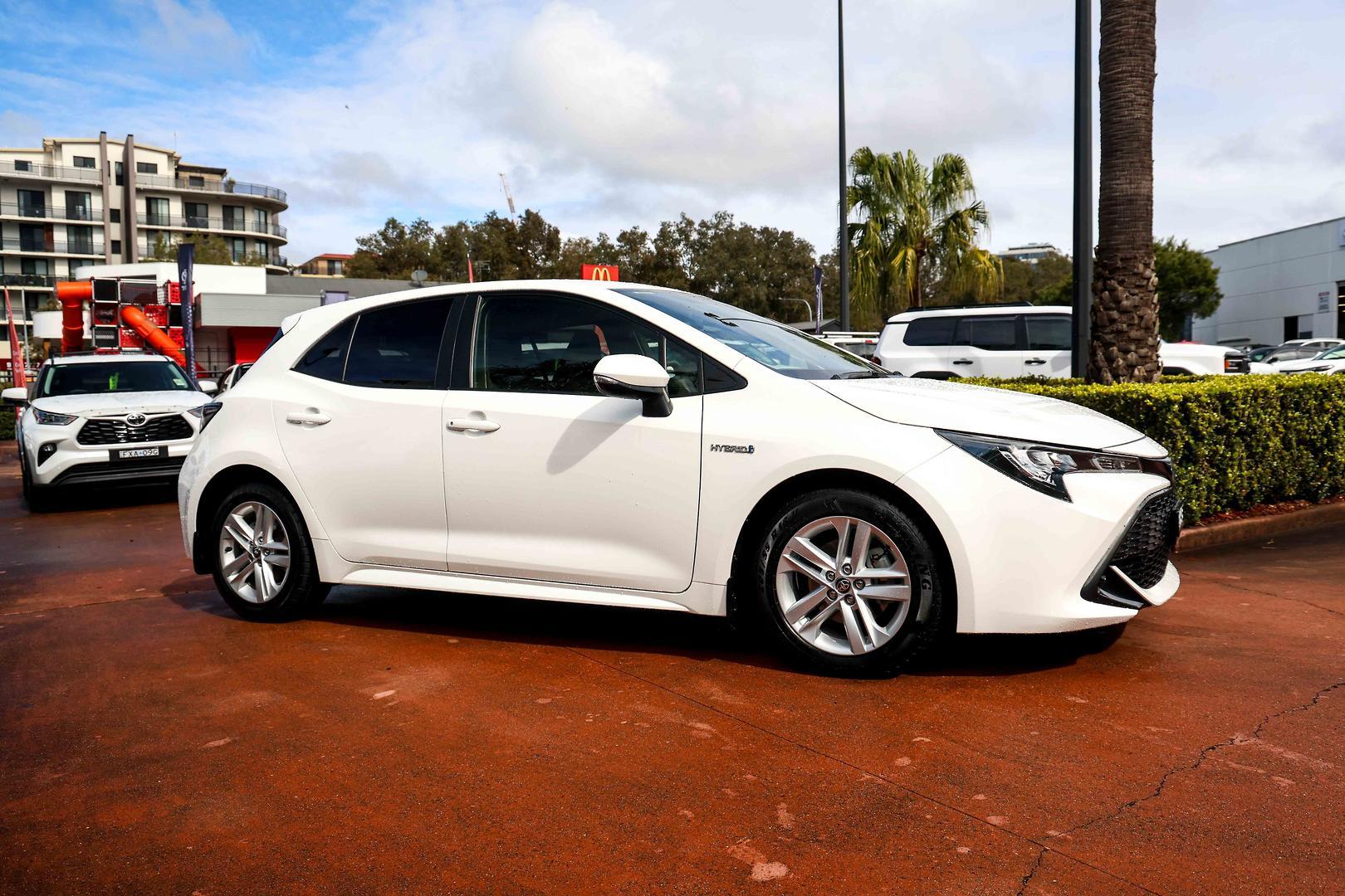 2018 Toyota Corolla SX in White