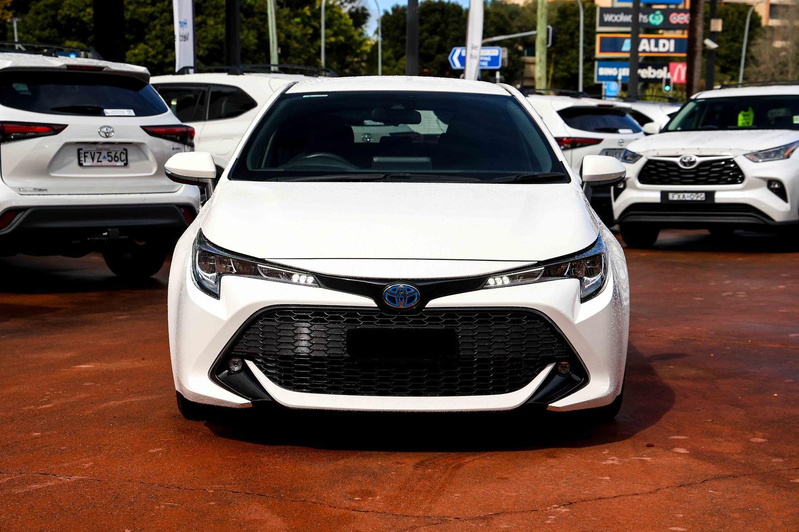2018 Toyota Corolla SX in White