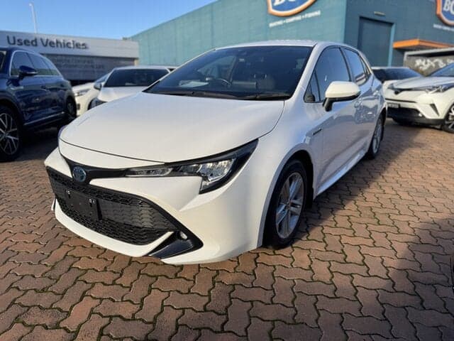 2019 Toyota Corolla SX in White