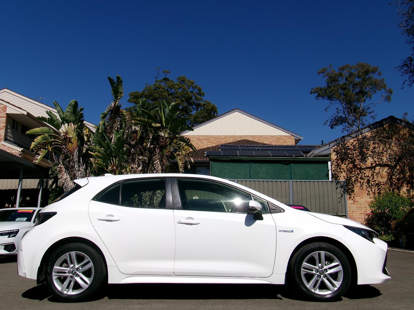 2019 Toyota Corolla Ascent Sport in White