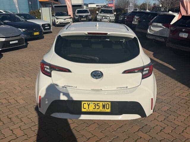2020 Toyota Corolla Ascent Sport in White