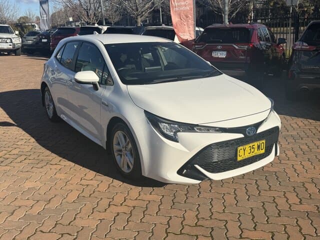 2020 Toyota Corolla Ascent Sport in White