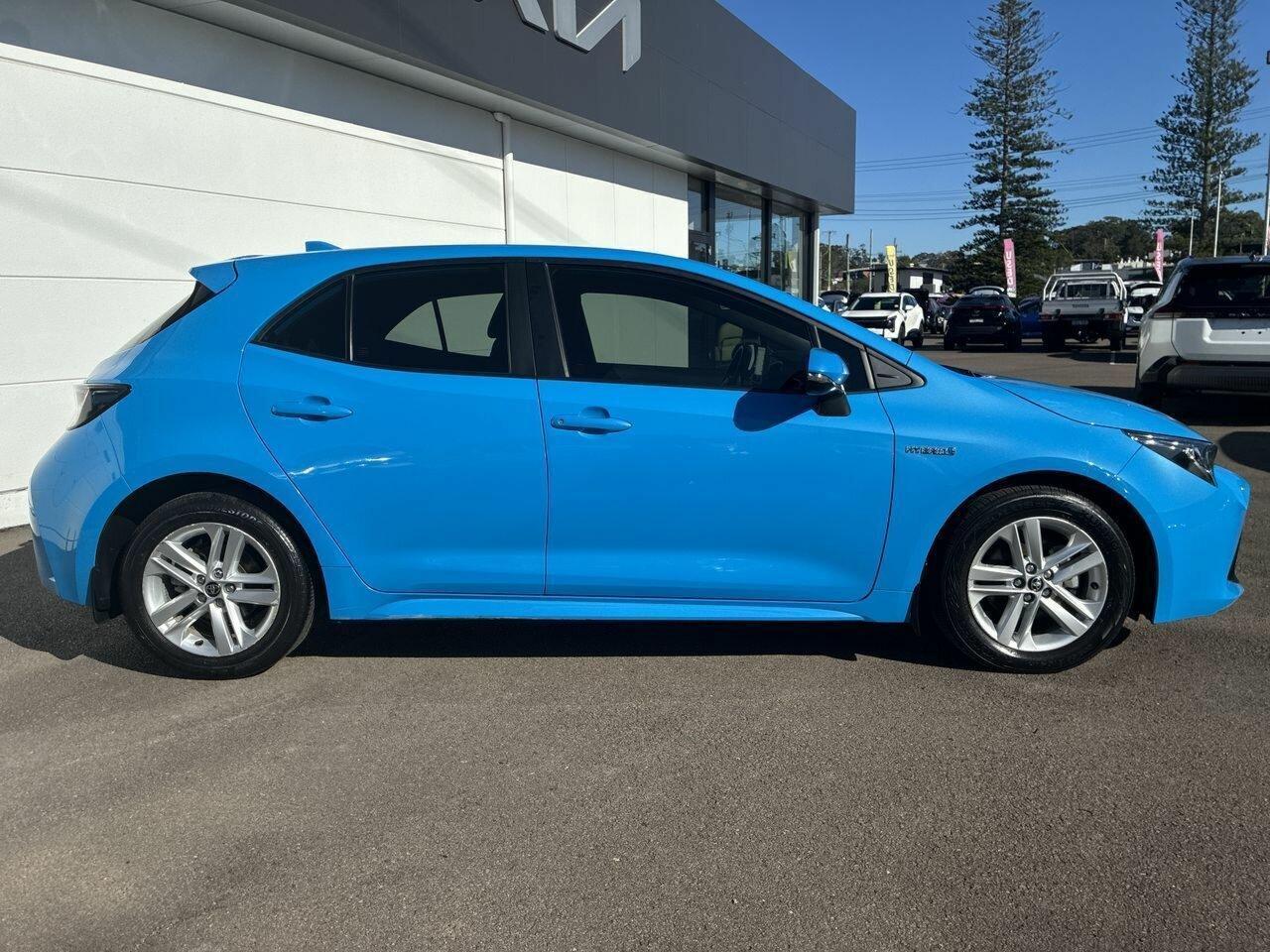 2020 Toyota Corolla Ascent Sport in Blue