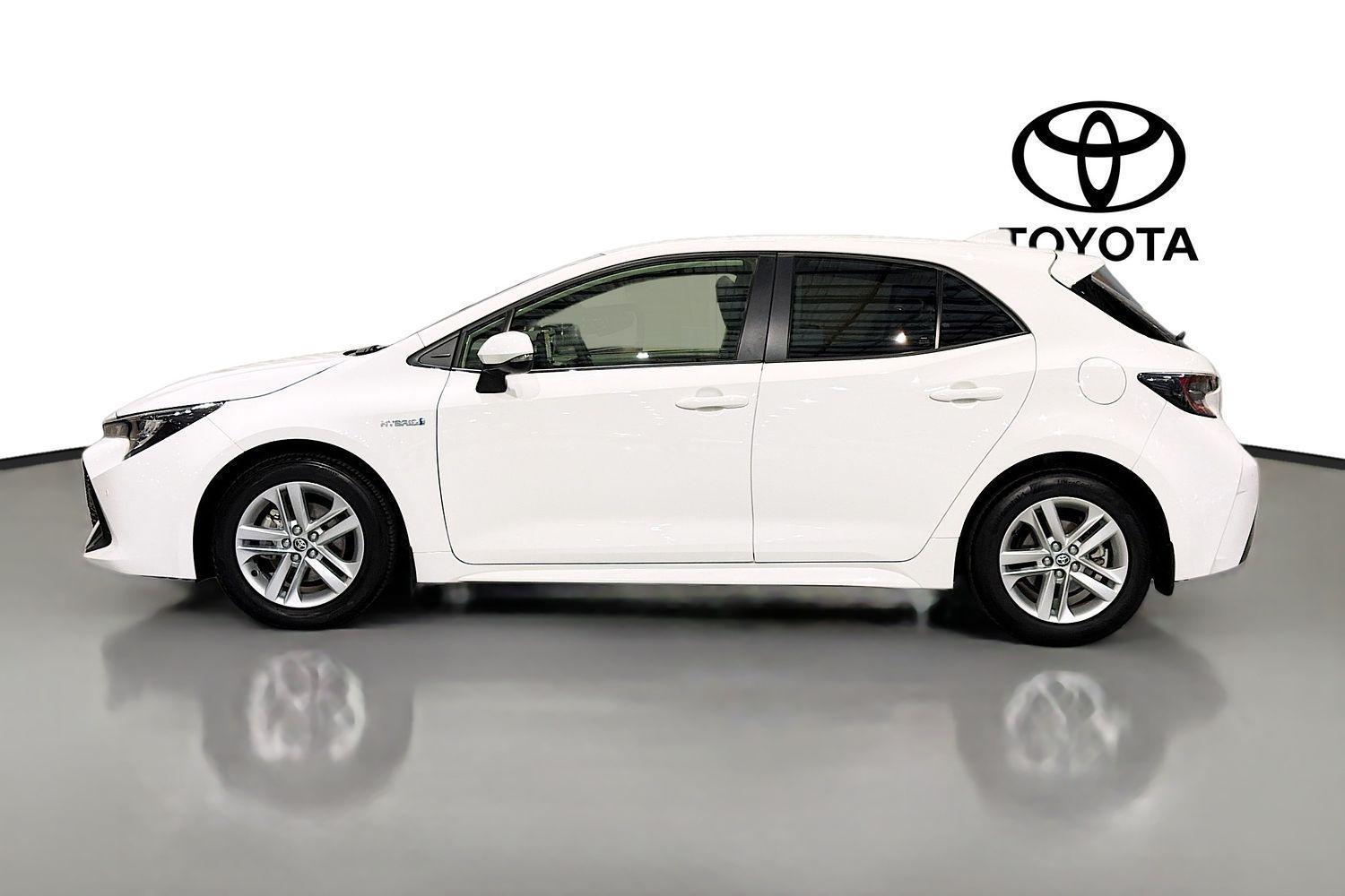 2022 Toyota Corolla SX in White