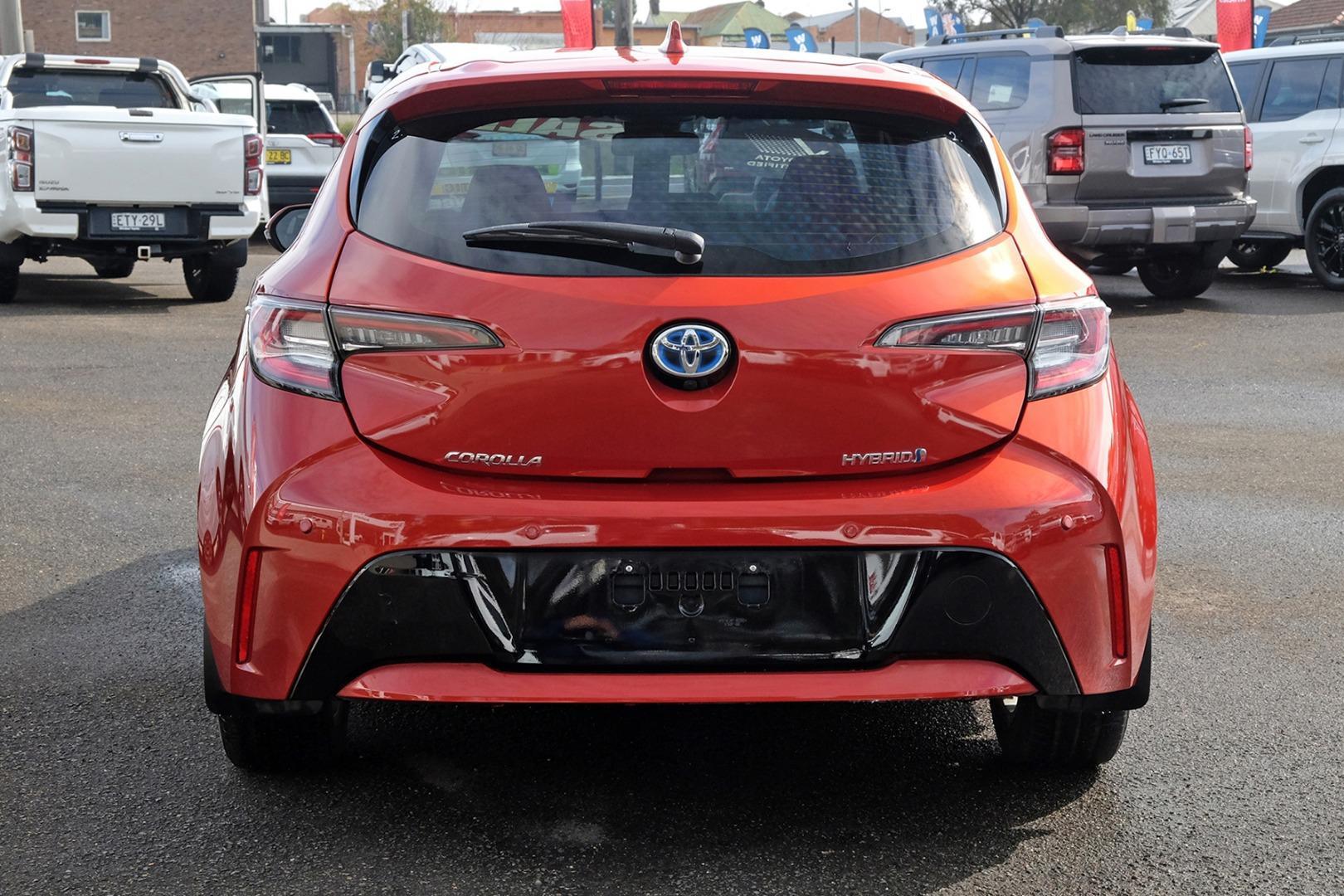 2018 Toyota Corolla Ascent Sport in Red