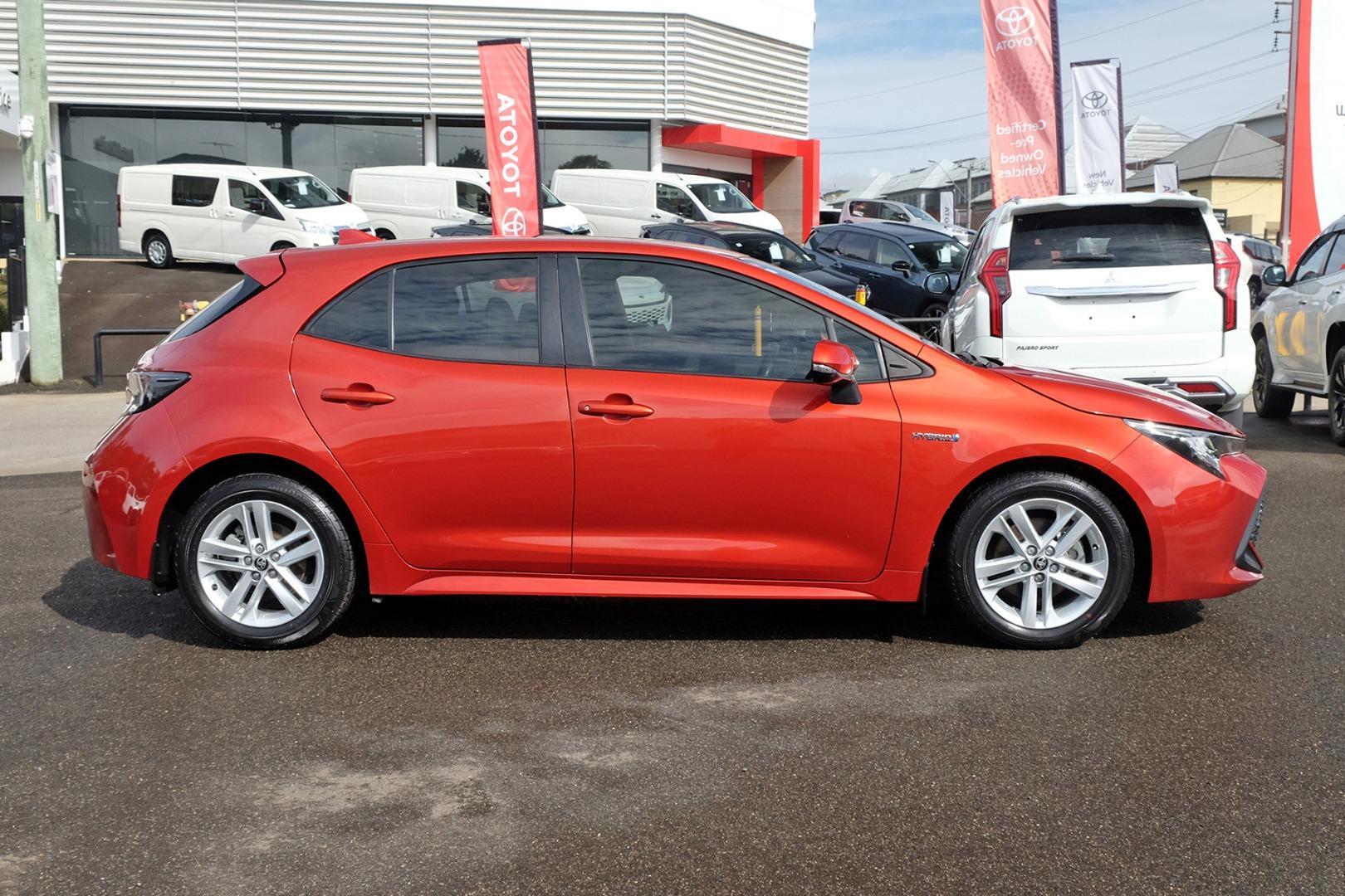 2018 Toyota Corolla Ascent Sport in Red