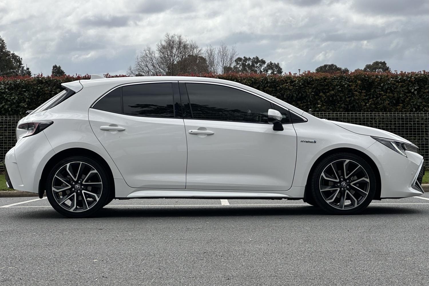2019 Toyota Corolla ZR in White