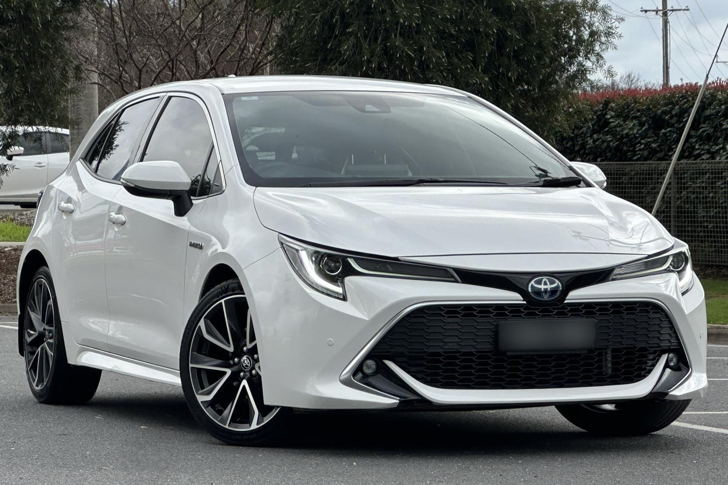 2019 Toyota Corolla ZR in White