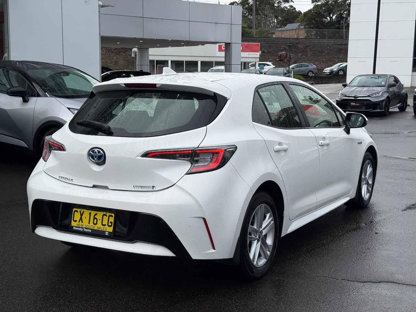 2020 Toyota Corolla Ascent Sport Hybrid in White
