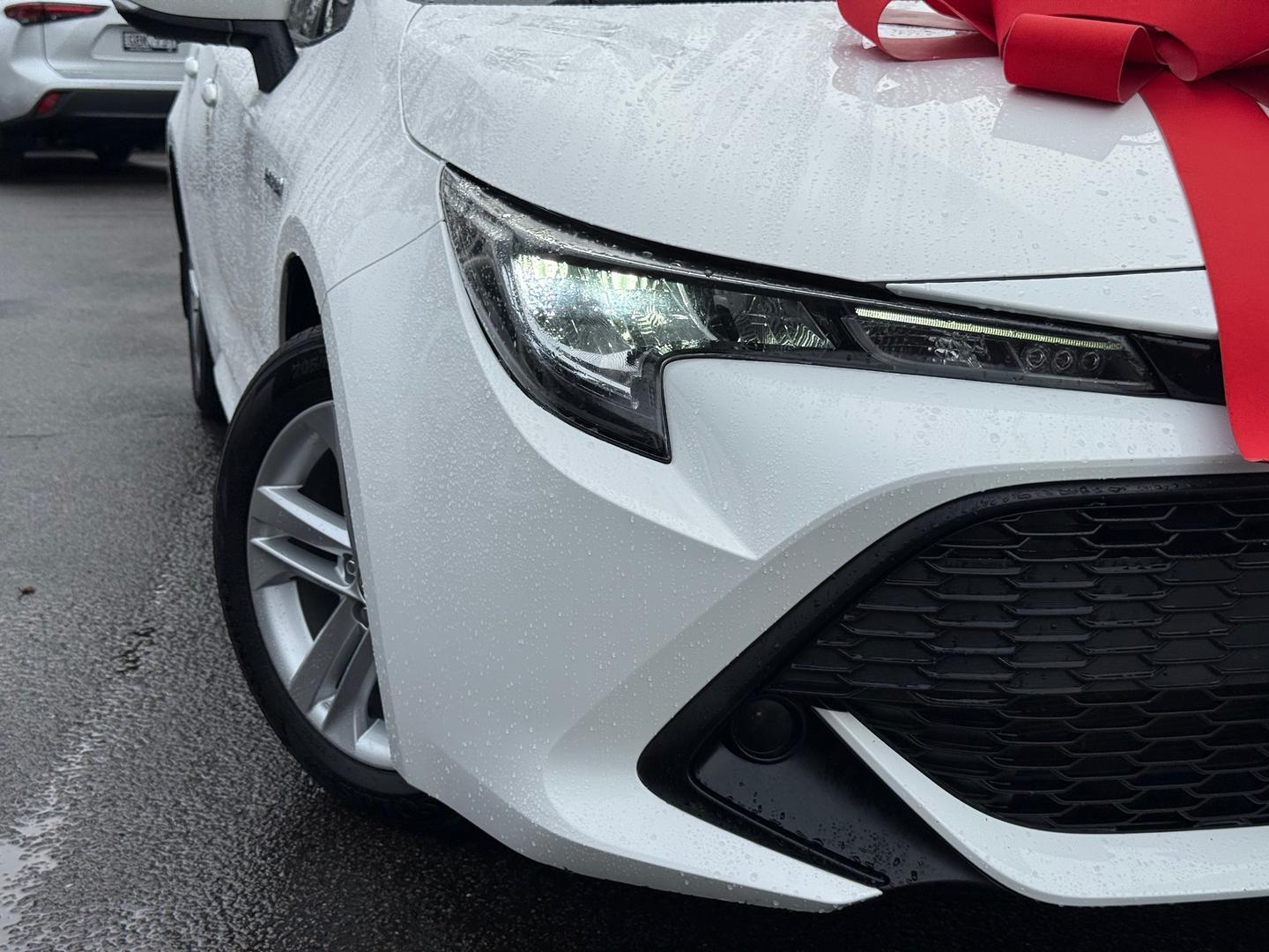 2020 Toyota Corolla Ascent Sport Hybrid in White