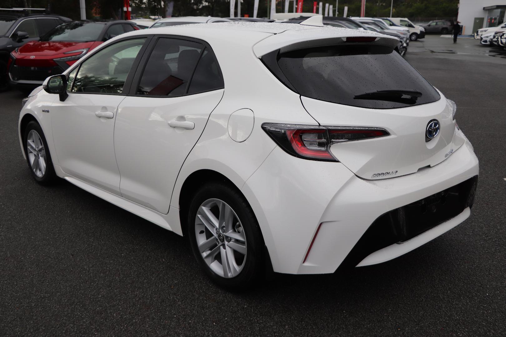 2020 Toyota Corolla Ascent Sport in White