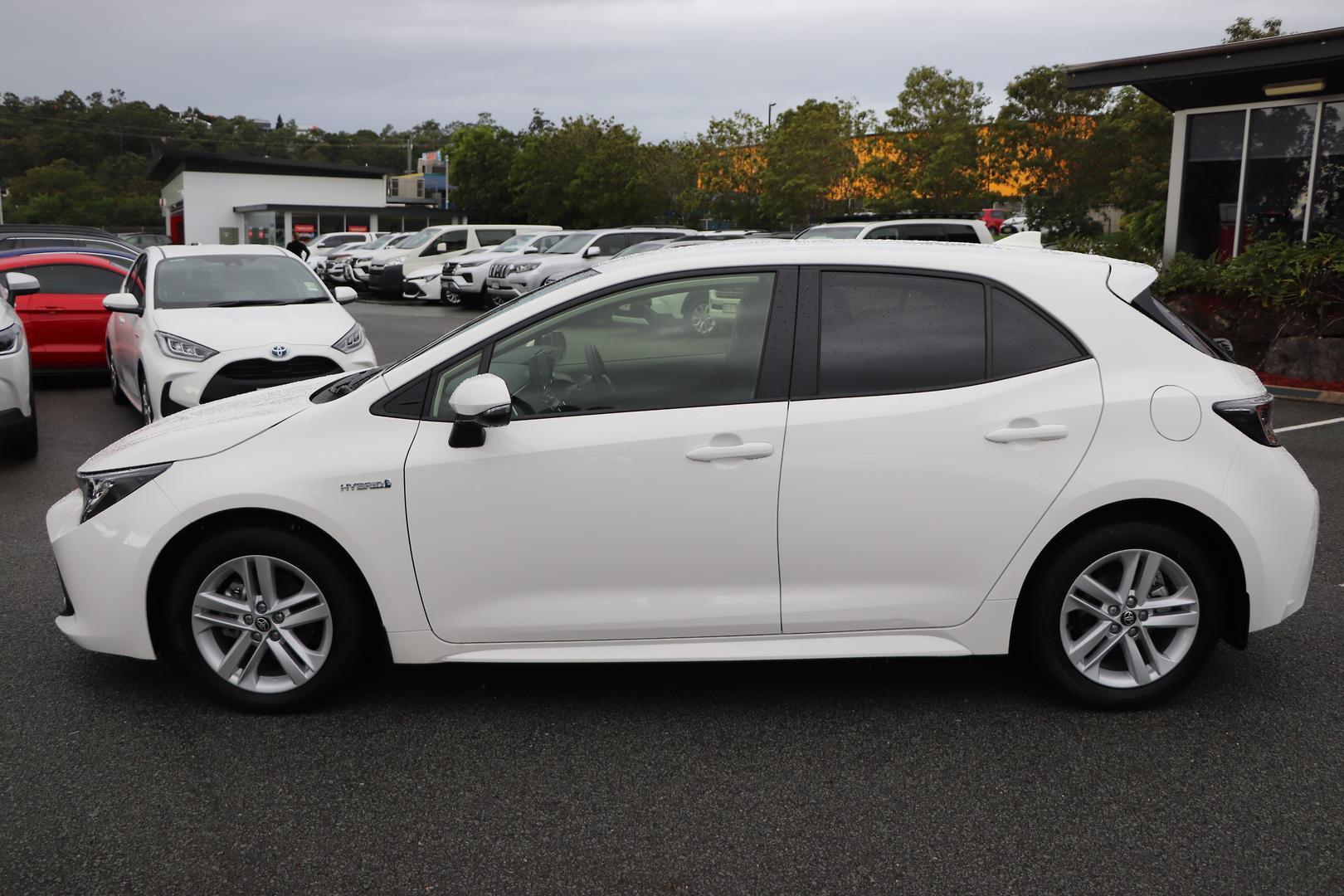 2020 Toyota Corolla Ascent Sport in White