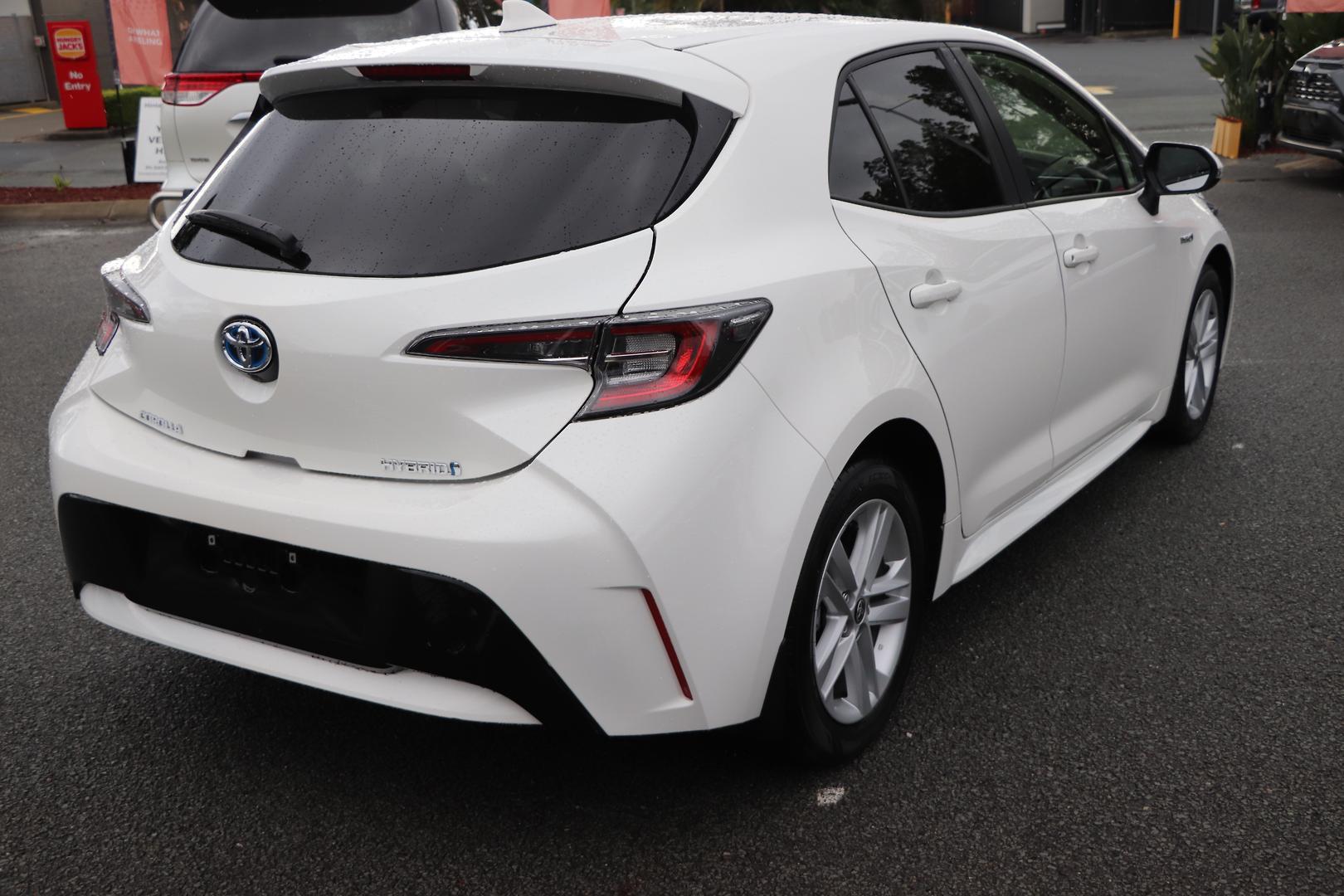 2020 Toyota Corolla Ascent Sport in White