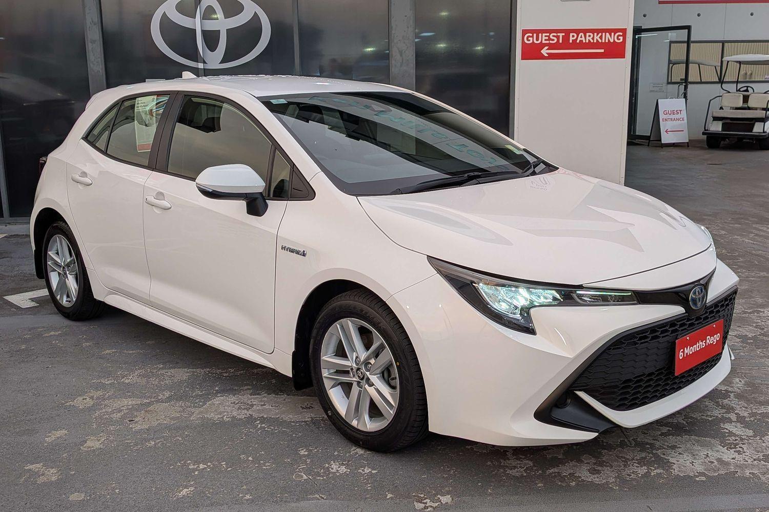 2020 Toyota Corolla Ascent Sport in White