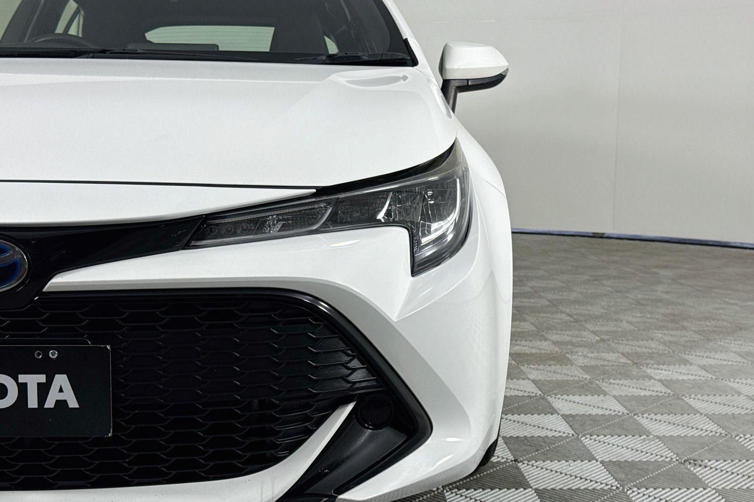 2022 Toyota Corolla Ascent Sport in White