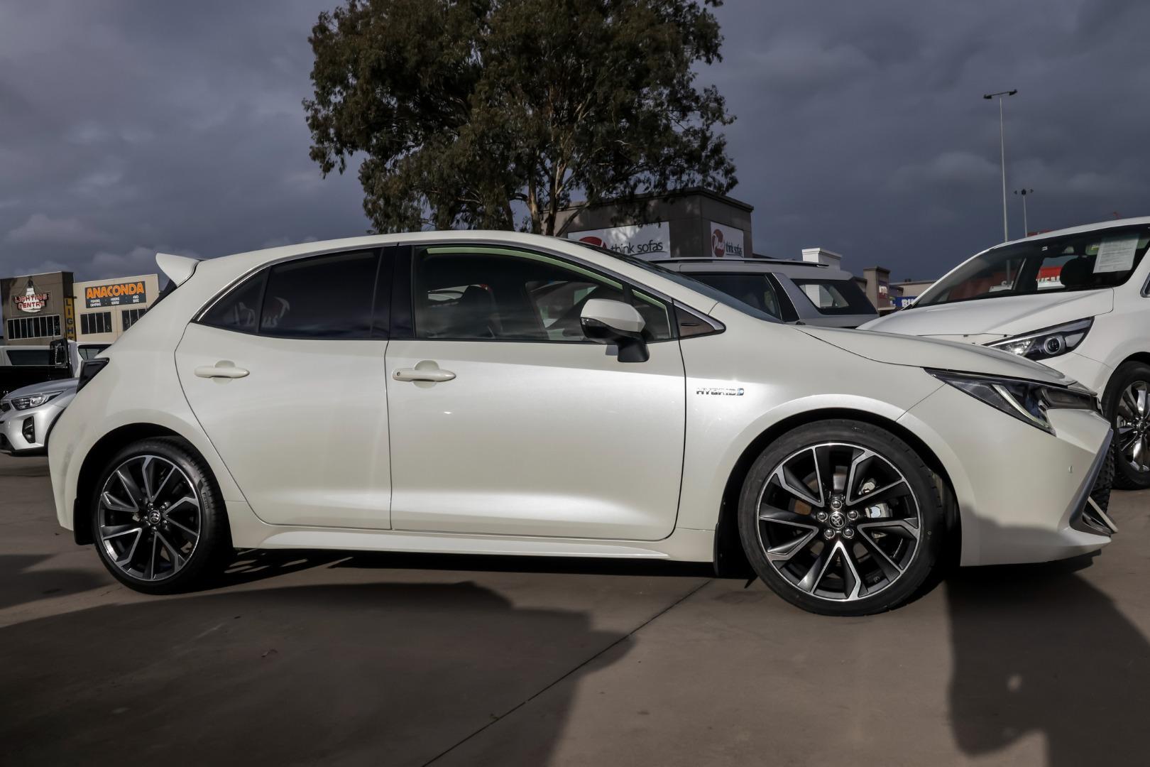 2019 Toyota Corolla ZR in White