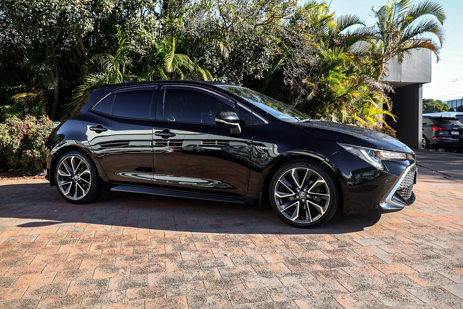 2020 Toyota Corolla ZR in Black
