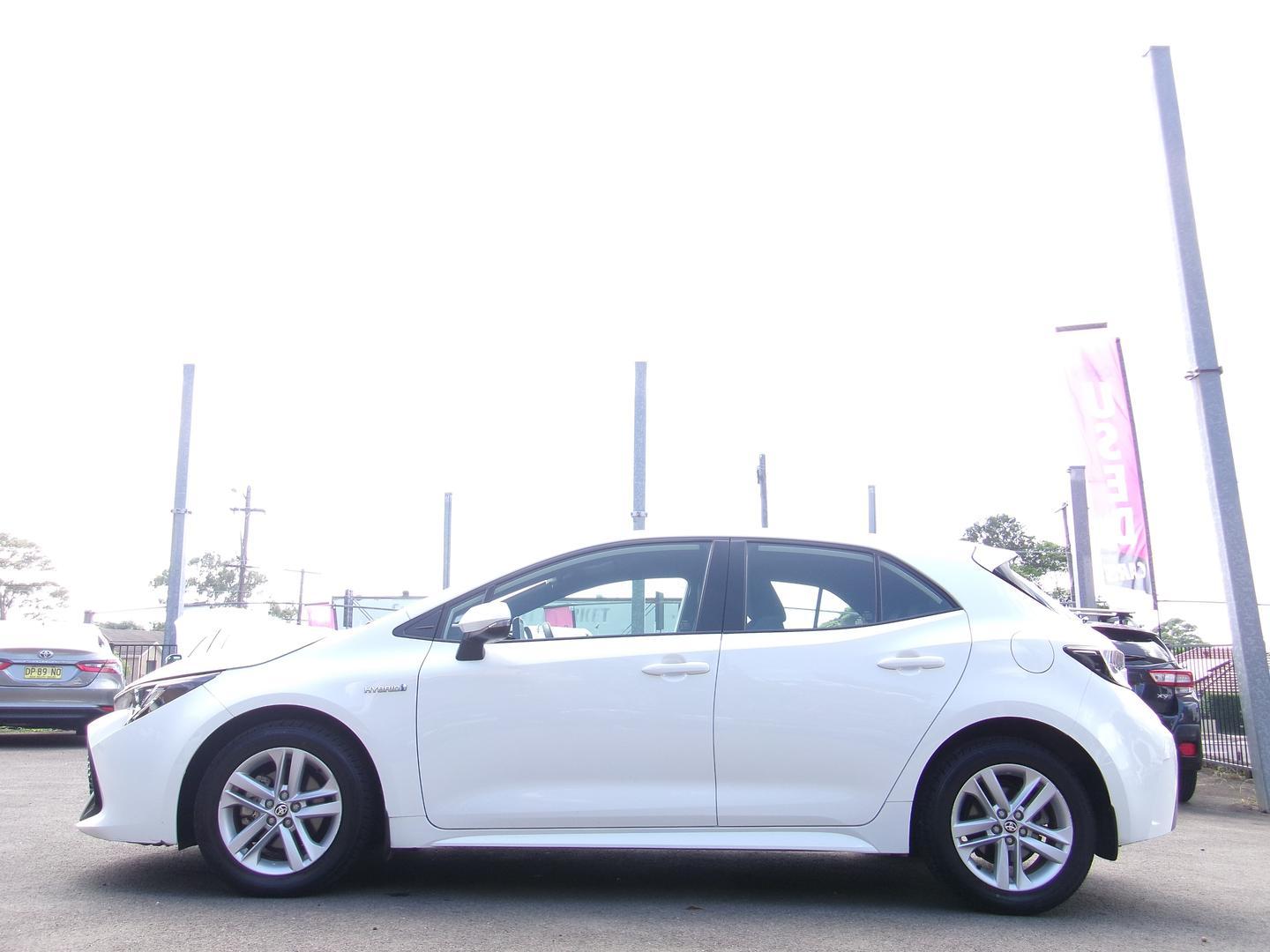 2020 Toyota Corolla Ascent Sport in White