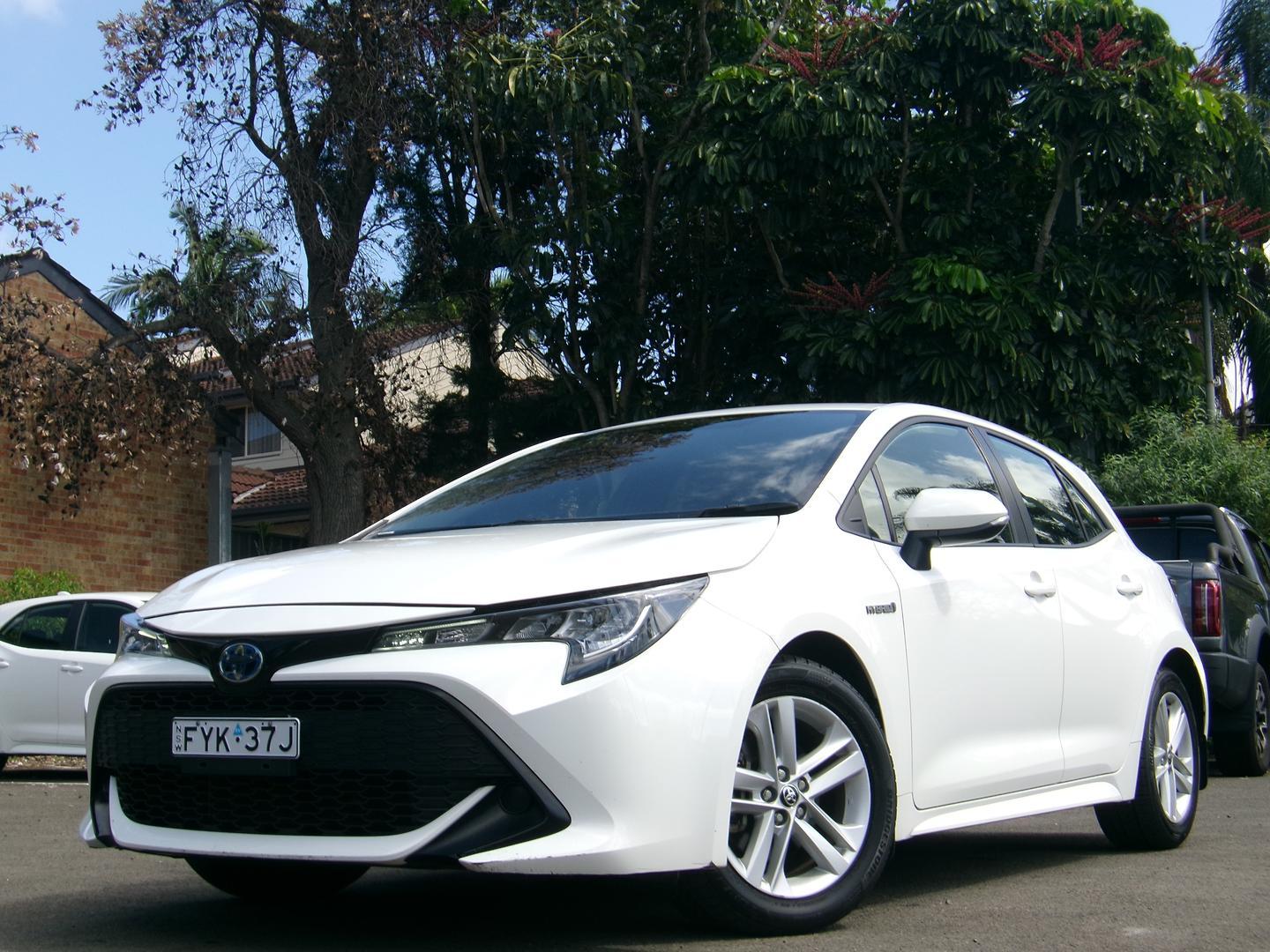 2020 Toyota Corolla Ascent Sport in White