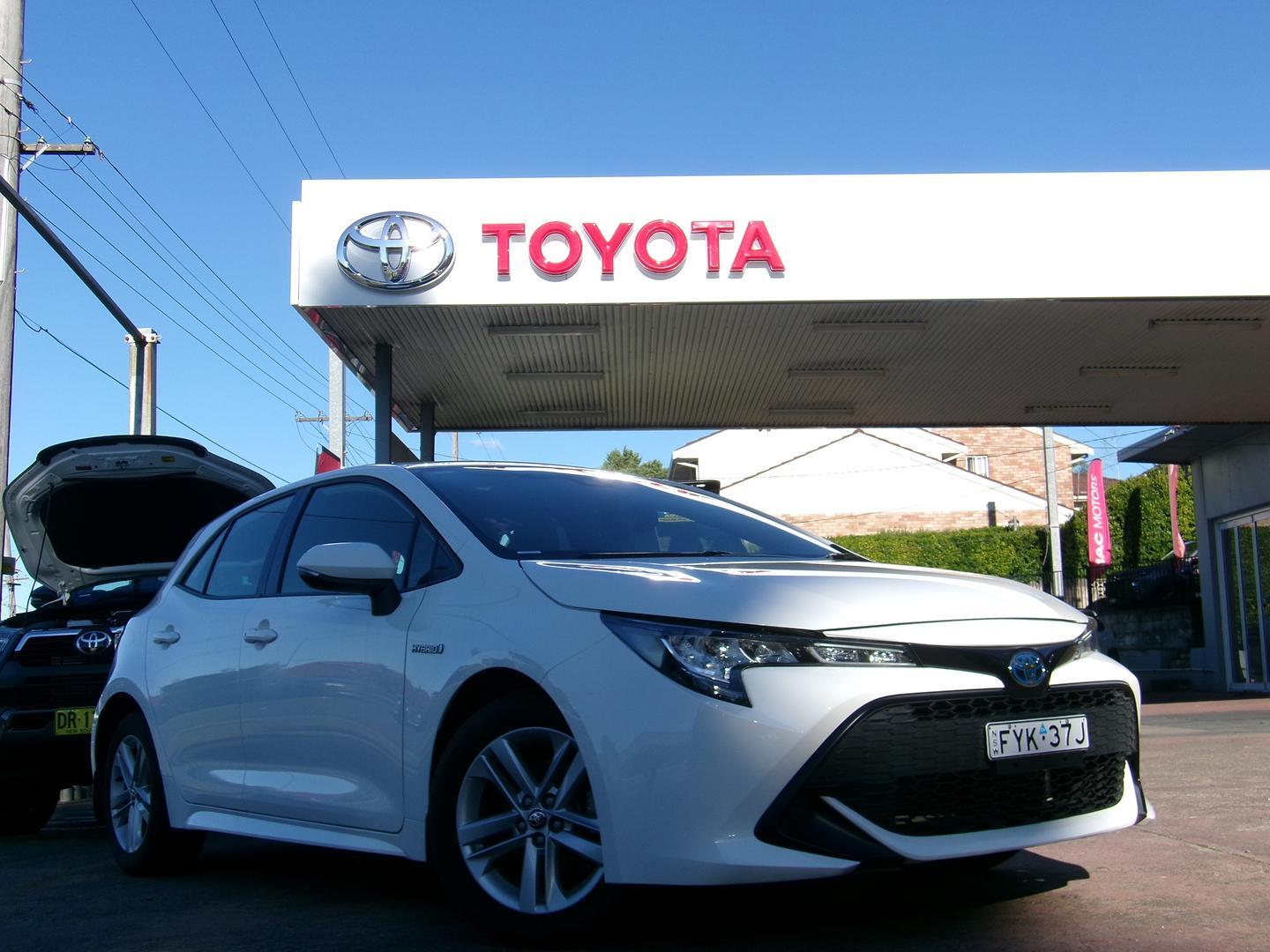2020 Toyota Corolla Ascent Sport in White