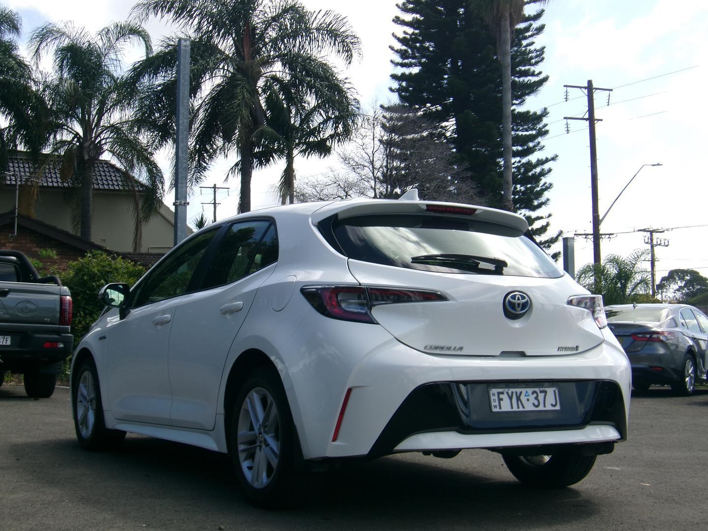 2020 Toyota Corolla Ascent Sport in White