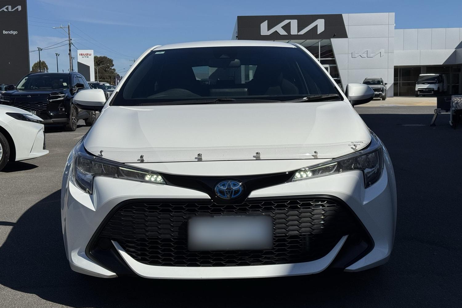 2021 Toyota Corolla Ascent Sport in White