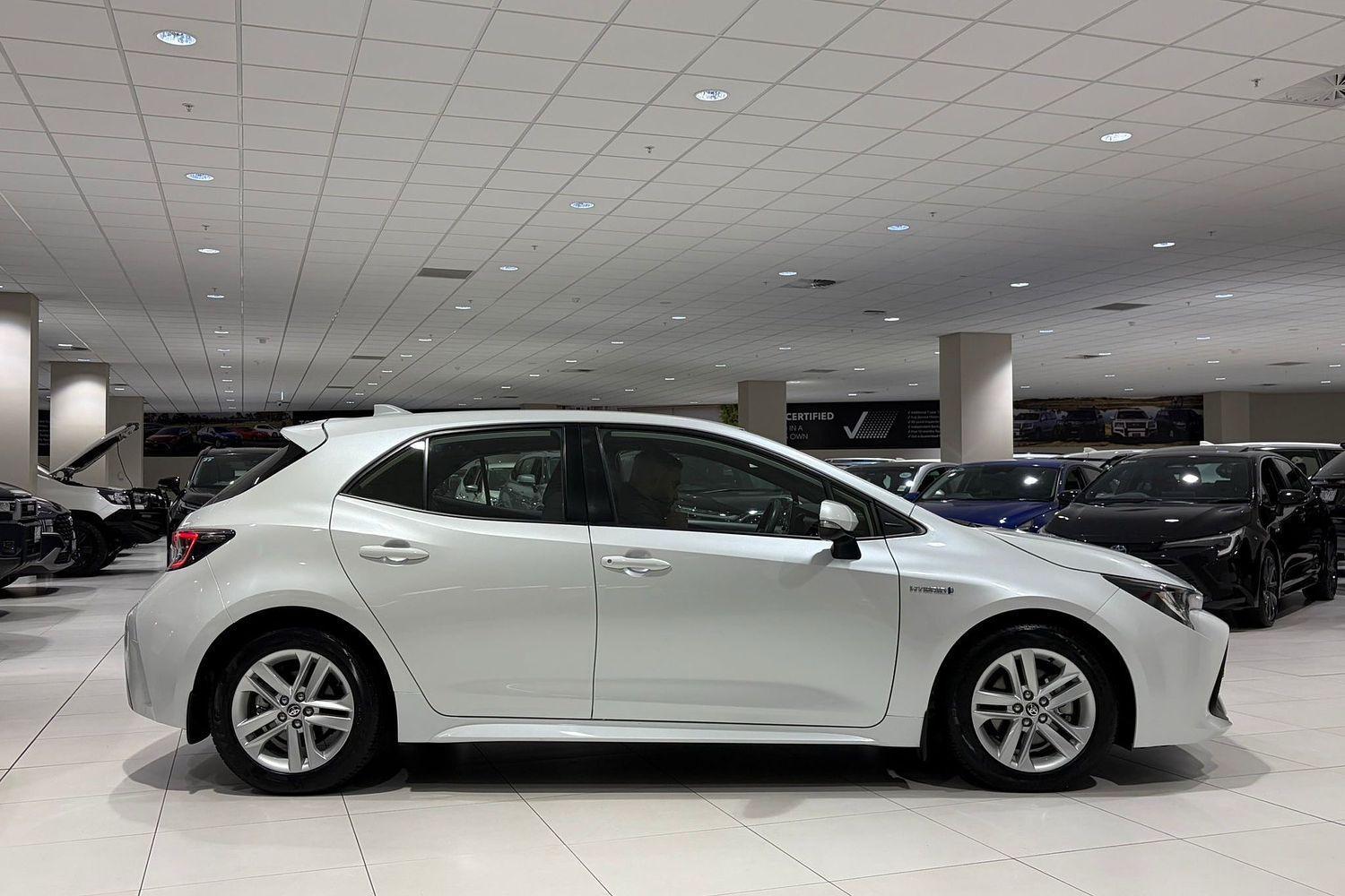 2022 Toyota Corolla Ascent Sport in White