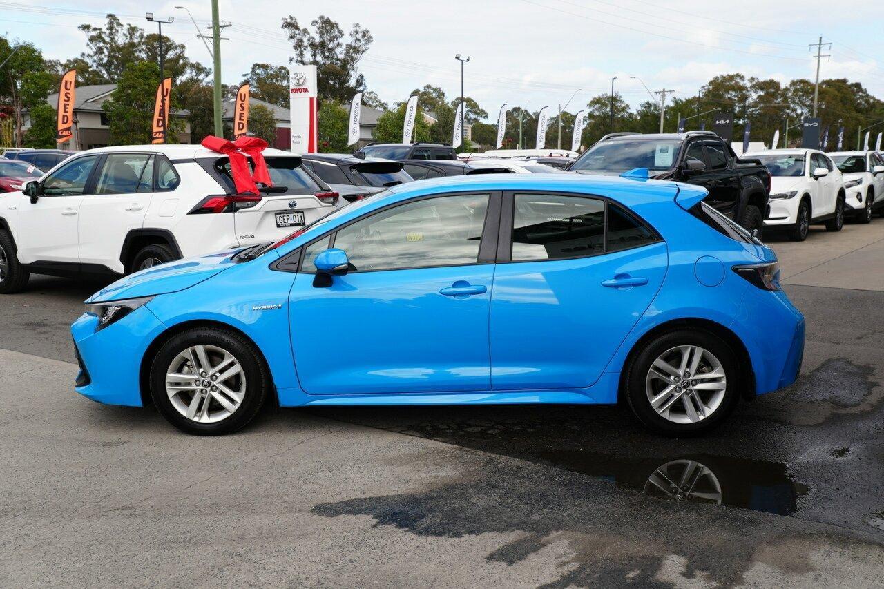 2022 Toyota Corolla Ascent Sport in Blue