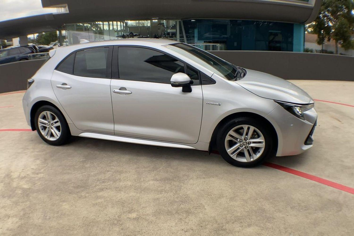 2018 Toyota Corolla Ascent Sport in Silver
