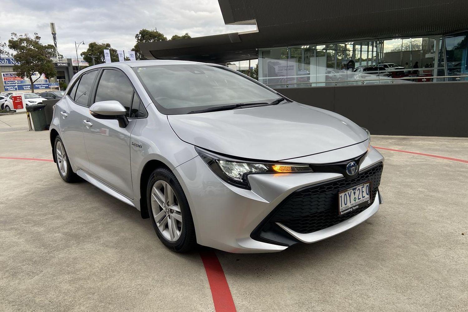 2018 Toyota Corolla Ascent Sport in Silver