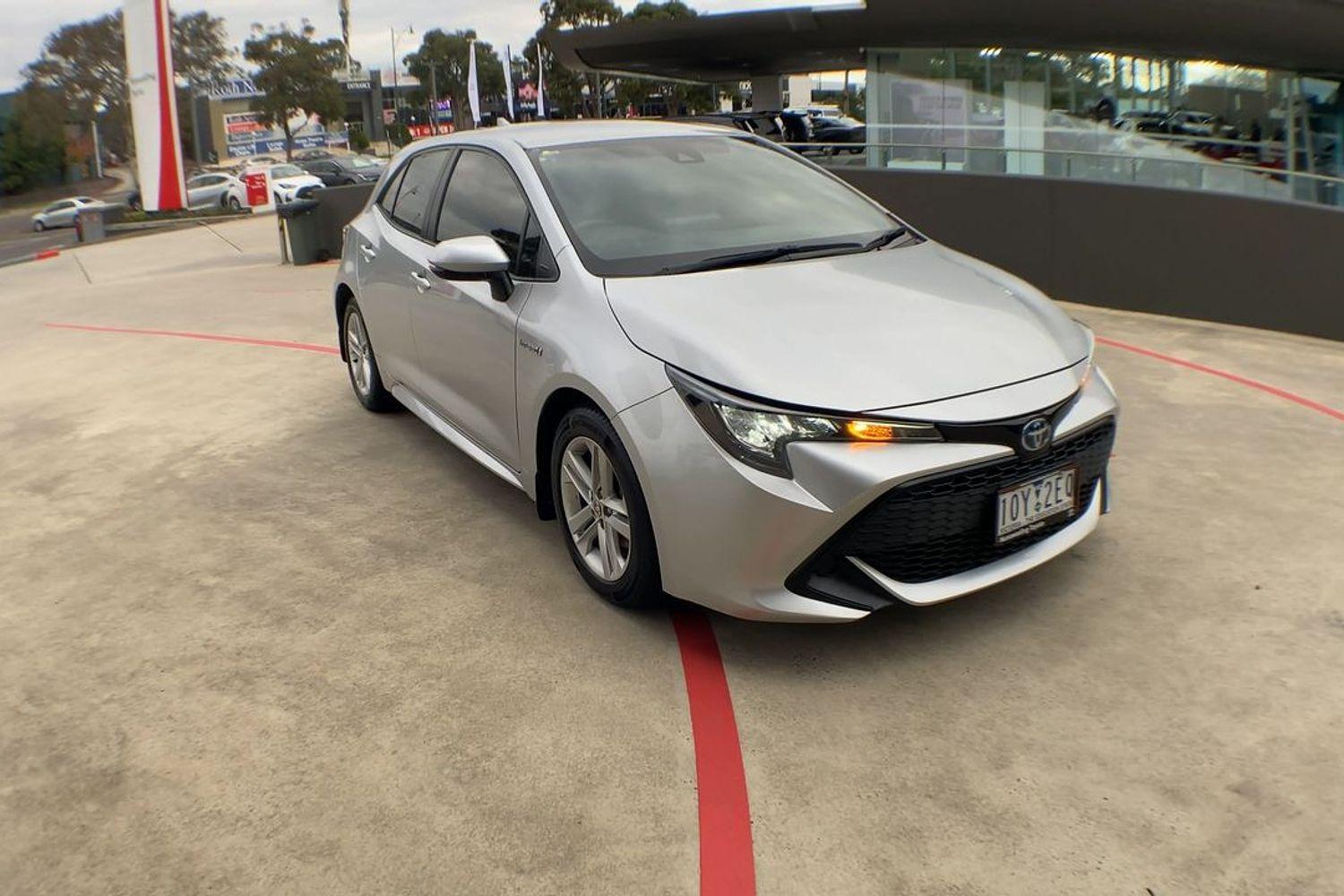 2018 Toyota Corolla Ascent Sport in Silver