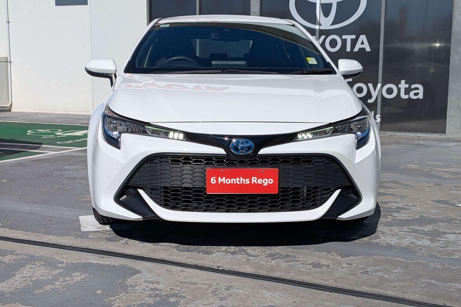 2019 Toyota Corolla Ascent Sport in White