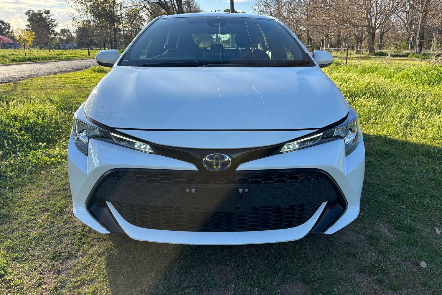 2020 Toyota Corolla Ascent Sport in White