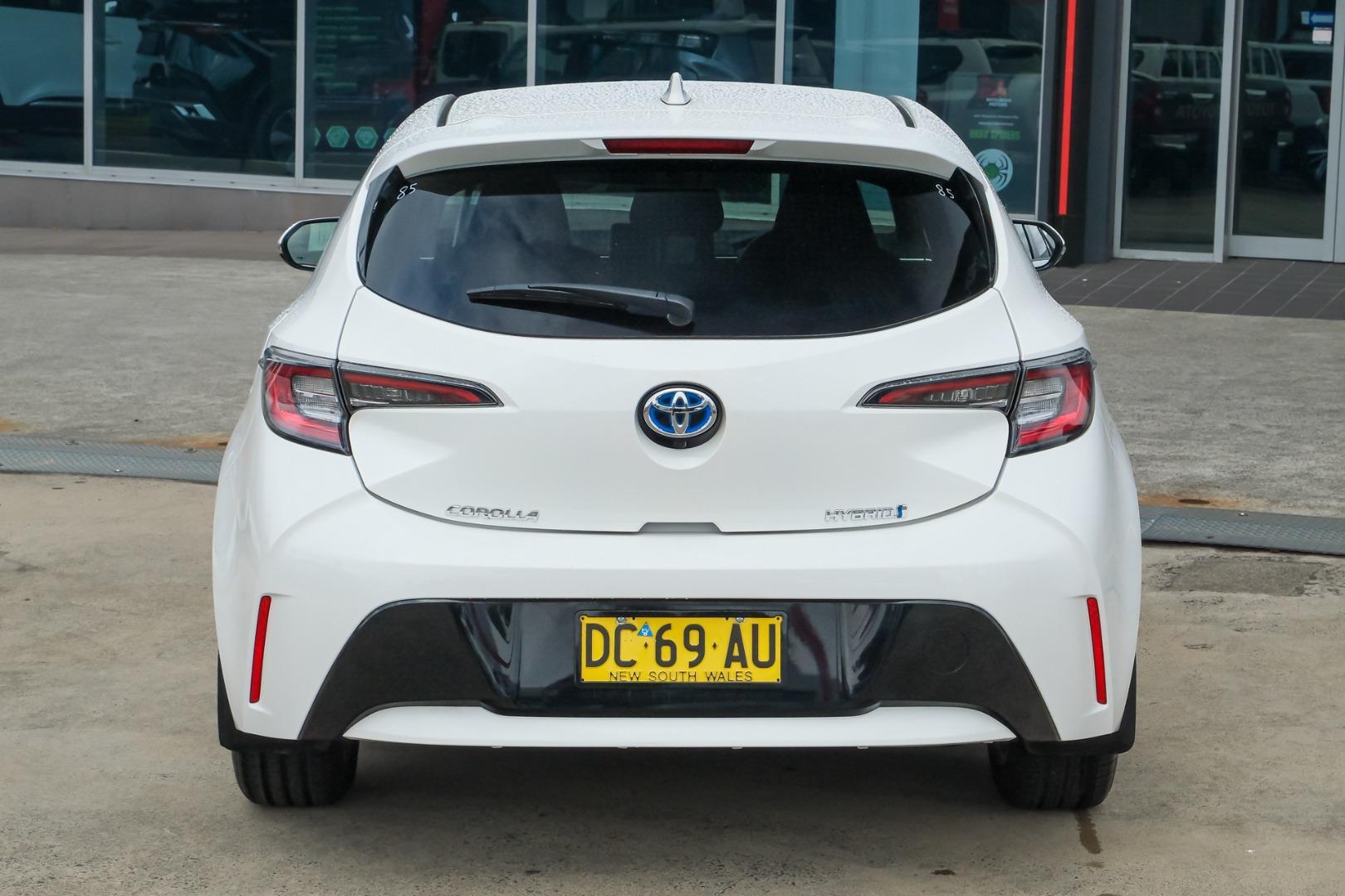 2021 Toyota Corolla Ascent Sport in White