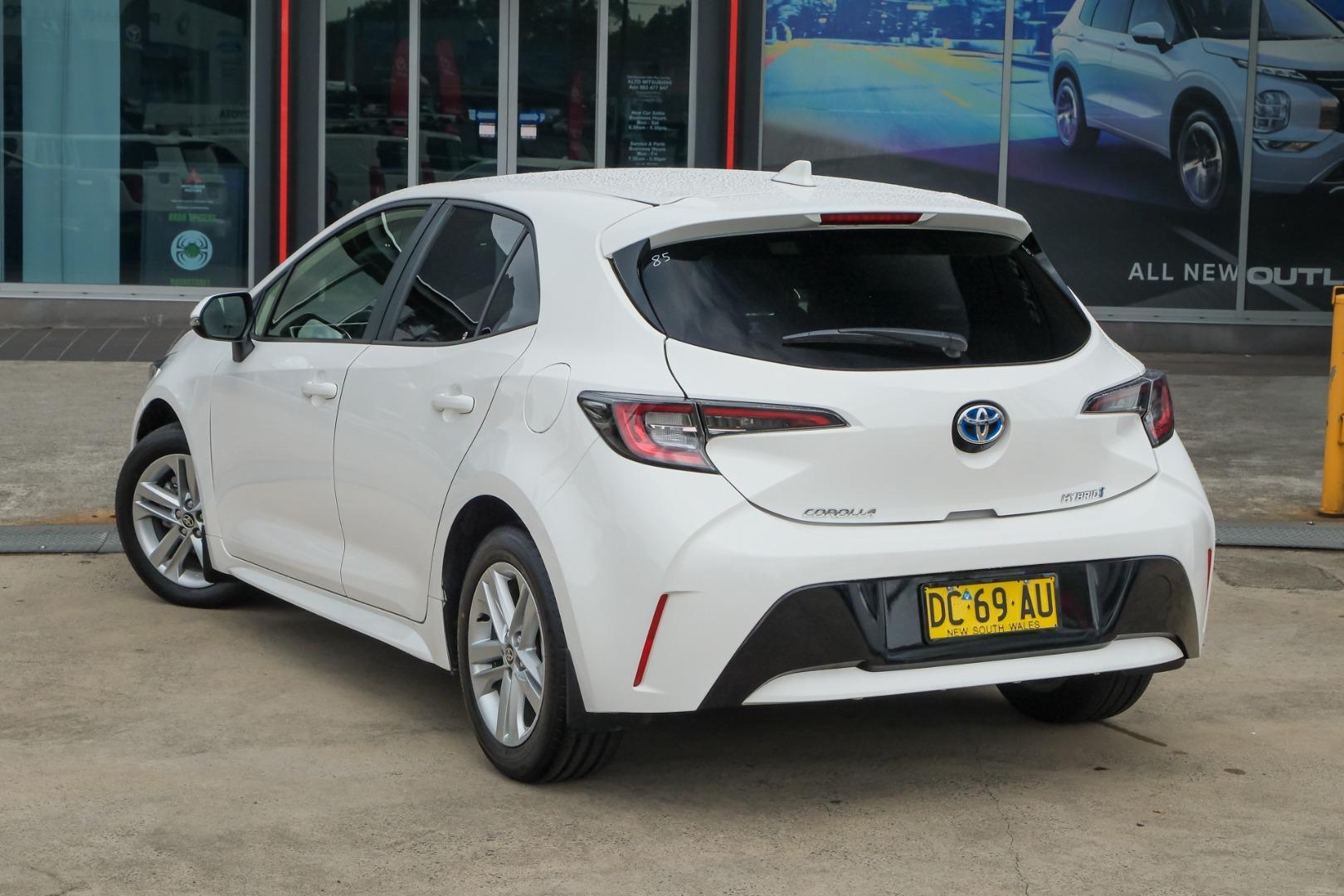 2021 Toyota Corolla Ascent Sport in White