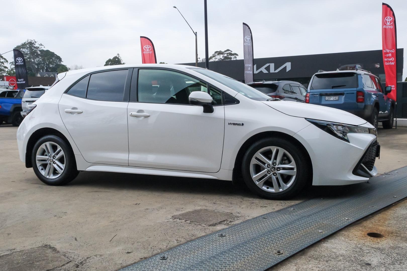2021 Toyota Corolla Ascent Sport in White